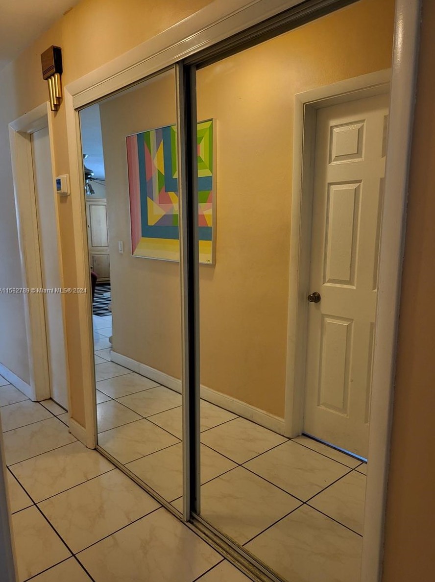 6931 4 St, Hollywood FL 33024-6212 exterior