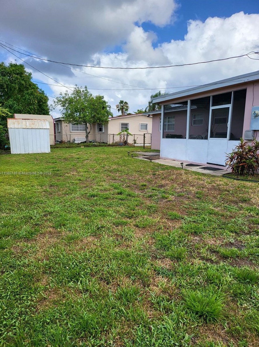 6931 4 St, Hollywood FL 33024-6212 exterior