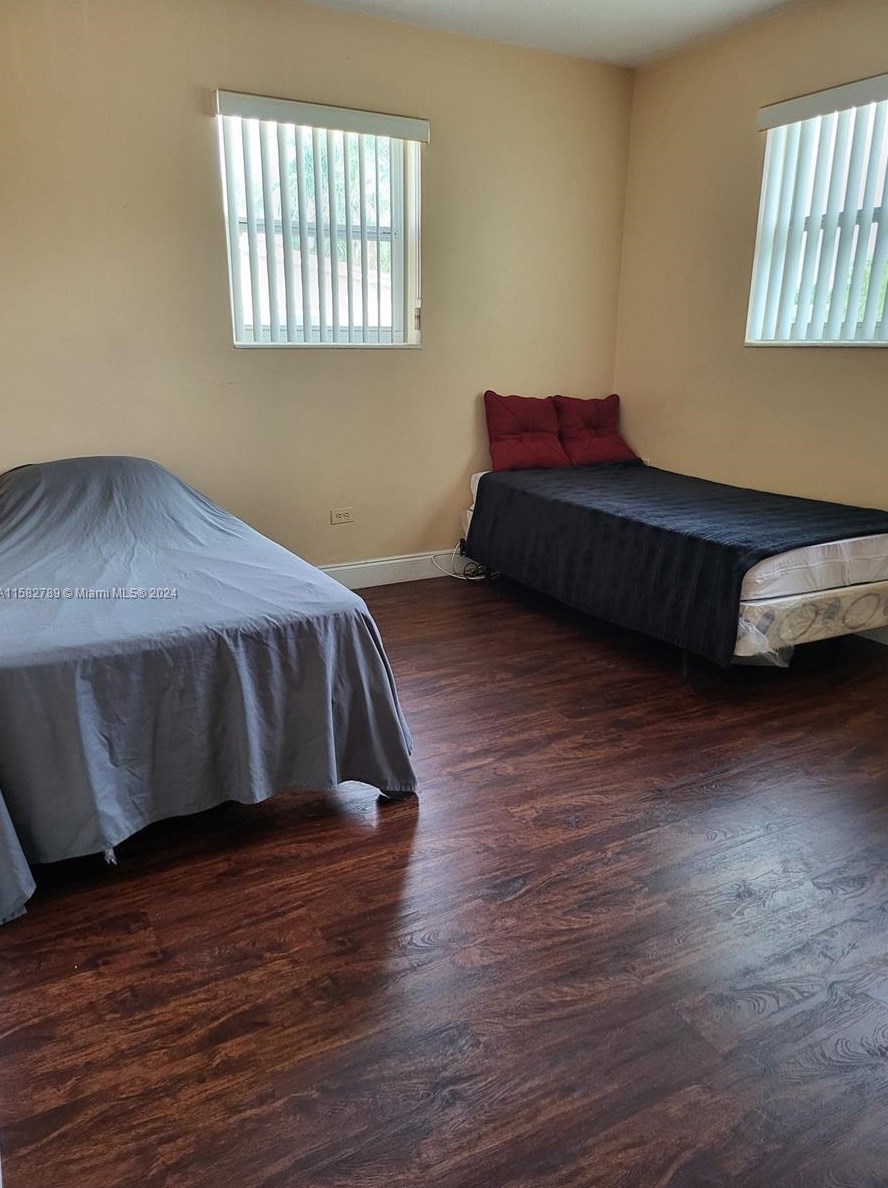 6931 4 St, Hollywood FL 33024-6212 exterior