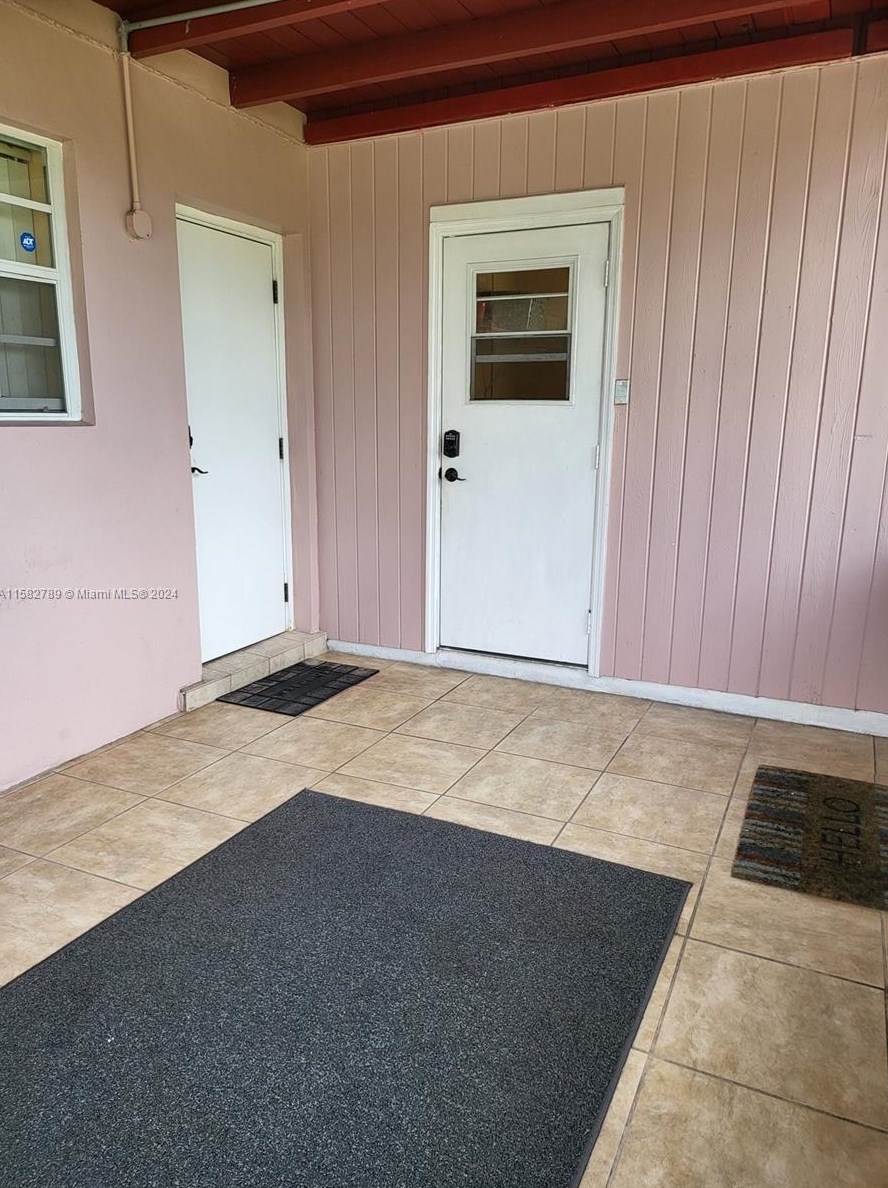 6931 4 St, Hollywood FL 33024-6212 exterior