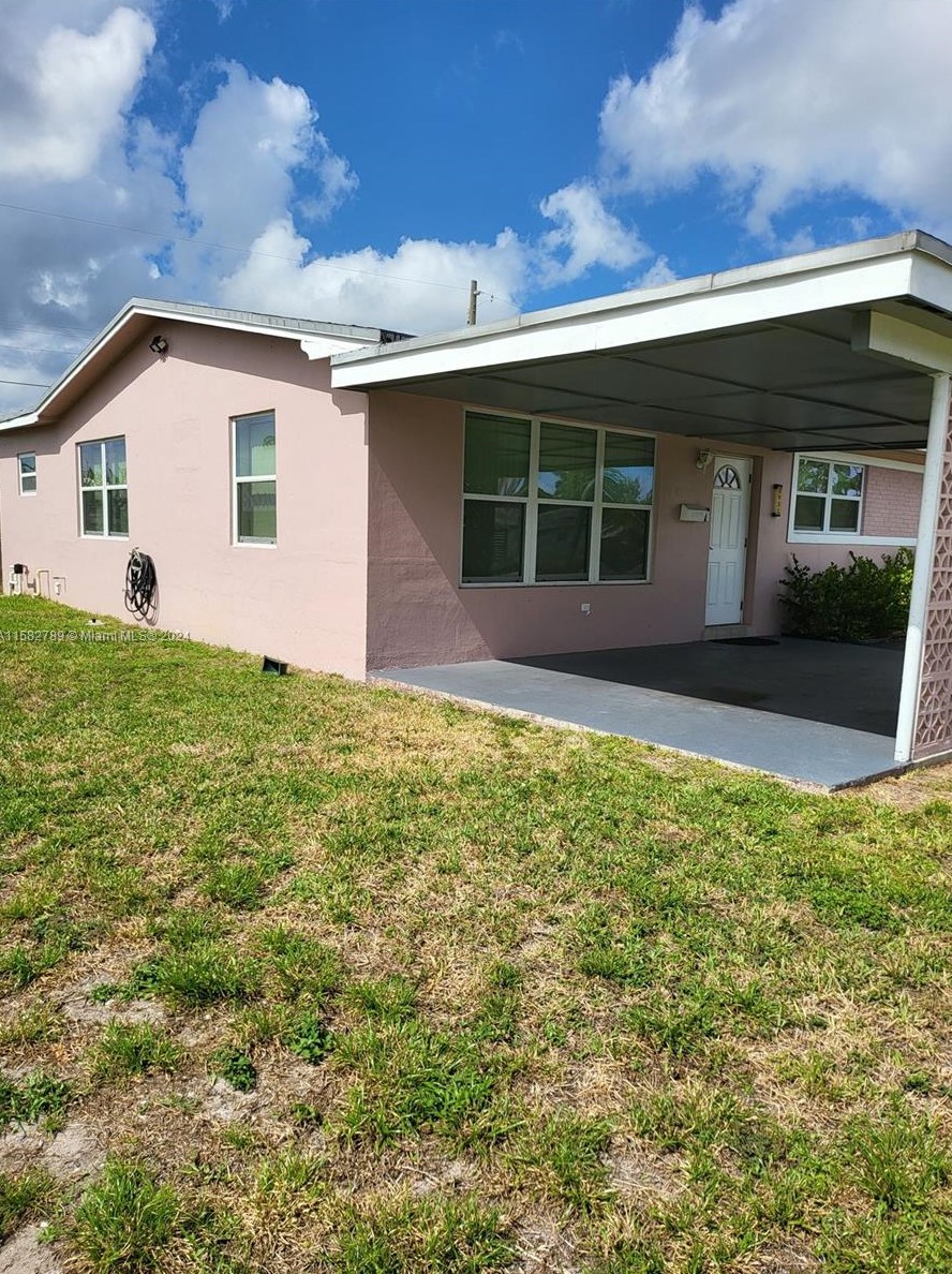 6931 4 St, Hollywood FL 33024-6212 exterior