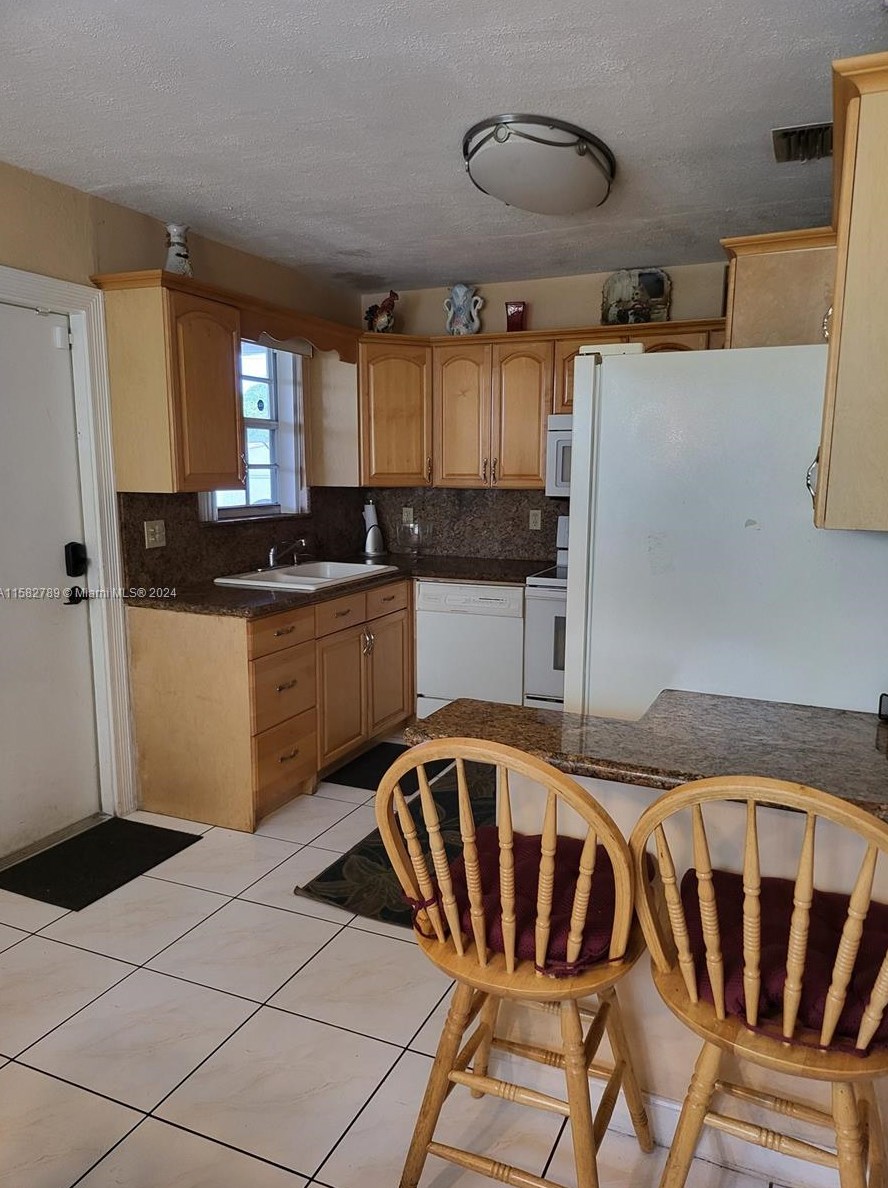 6931 4 St, Hollywood FL 33024-6212 exterior