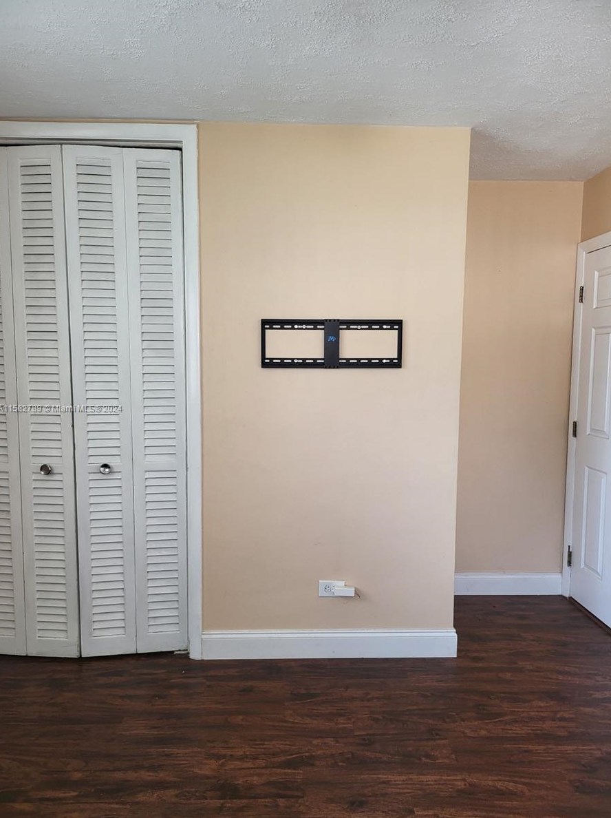 6931 4 St, Hollywood FL 33024-6212 exterior