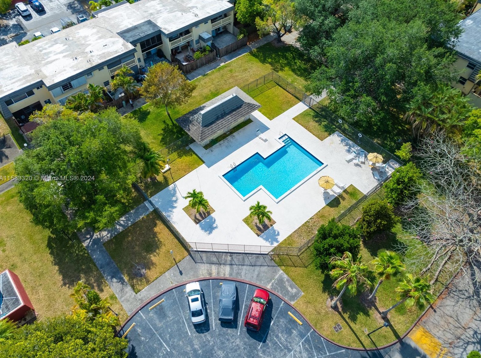 8745 137th Ave, Miami FL 33183-4077 exterior