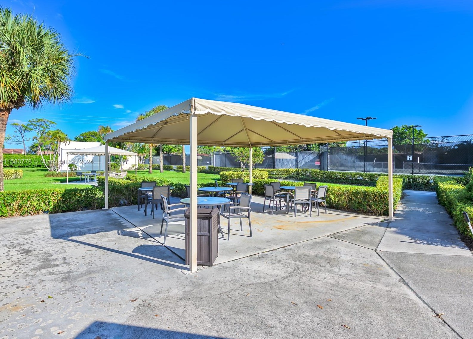 2622 13th St, Delray Beach FL  33445-1327 exterior
