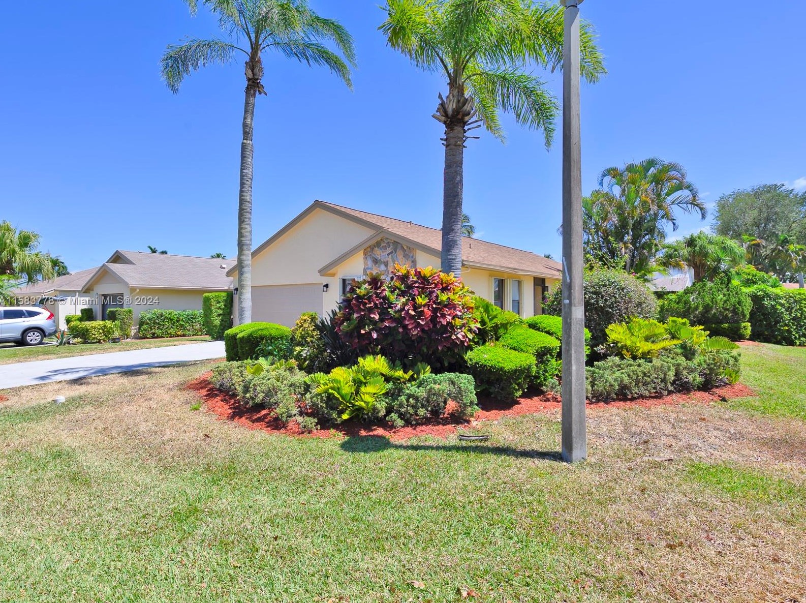 2622 13th St, Delray Beach FL  33445-1327 exterior