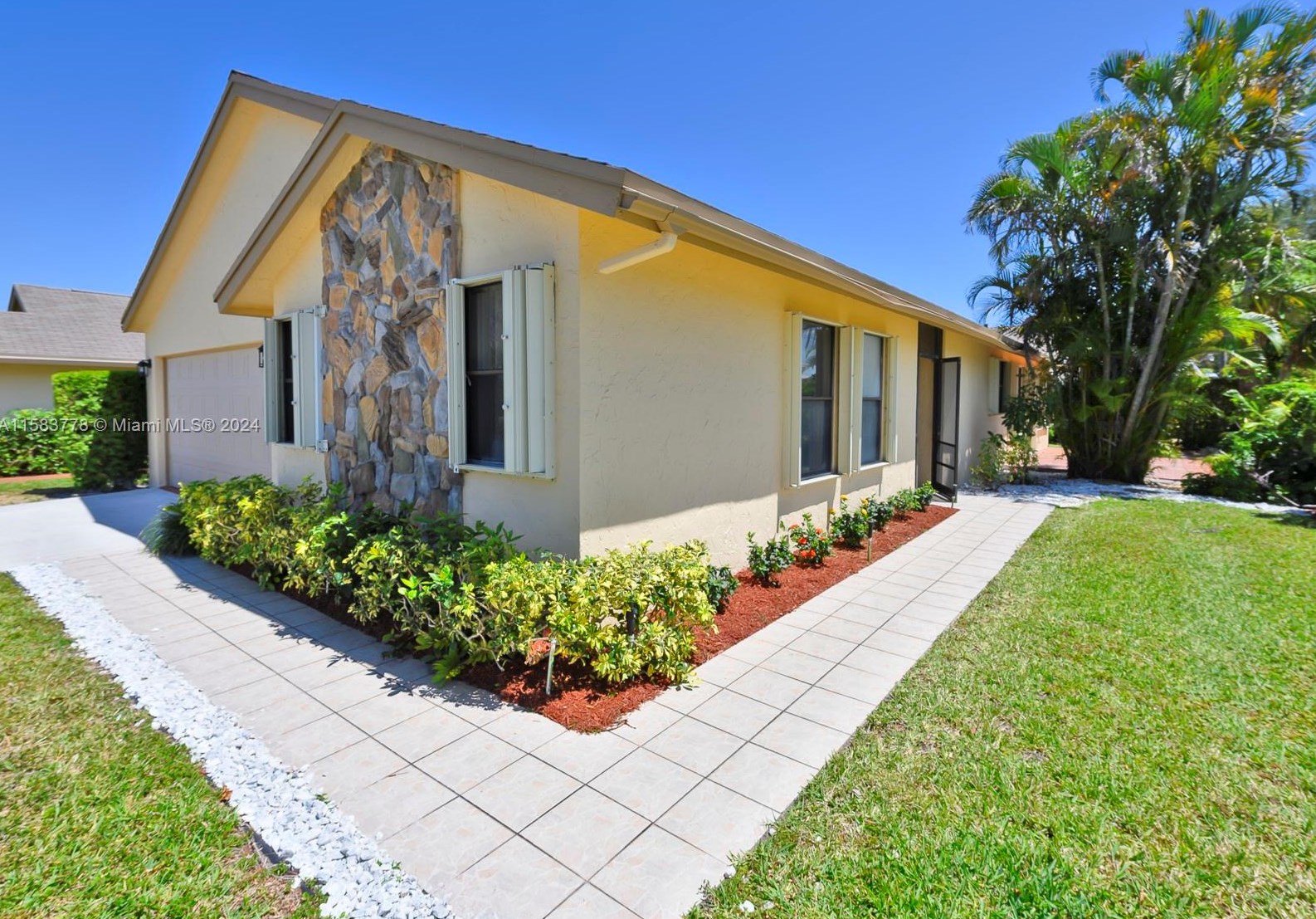 2622 13th St, Delray Beach FL  33445-1327 exterior