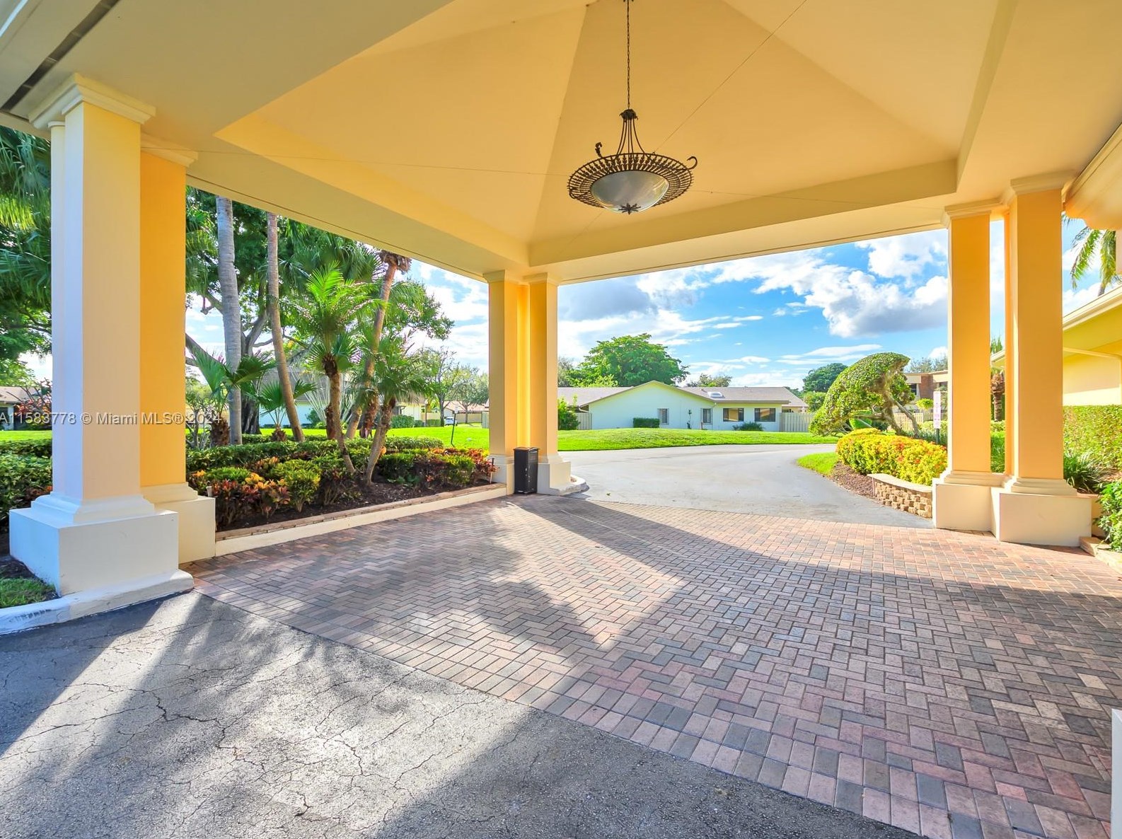 2622 13th St, Delray Beach FL  33445-1327 exterior