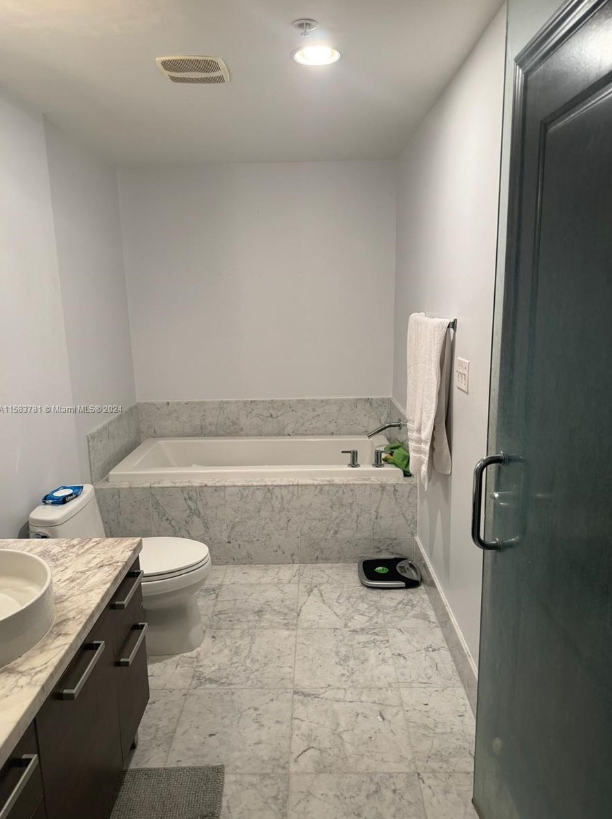 244 Biscayne Blvd, Miami FL 33132-2219 exterior