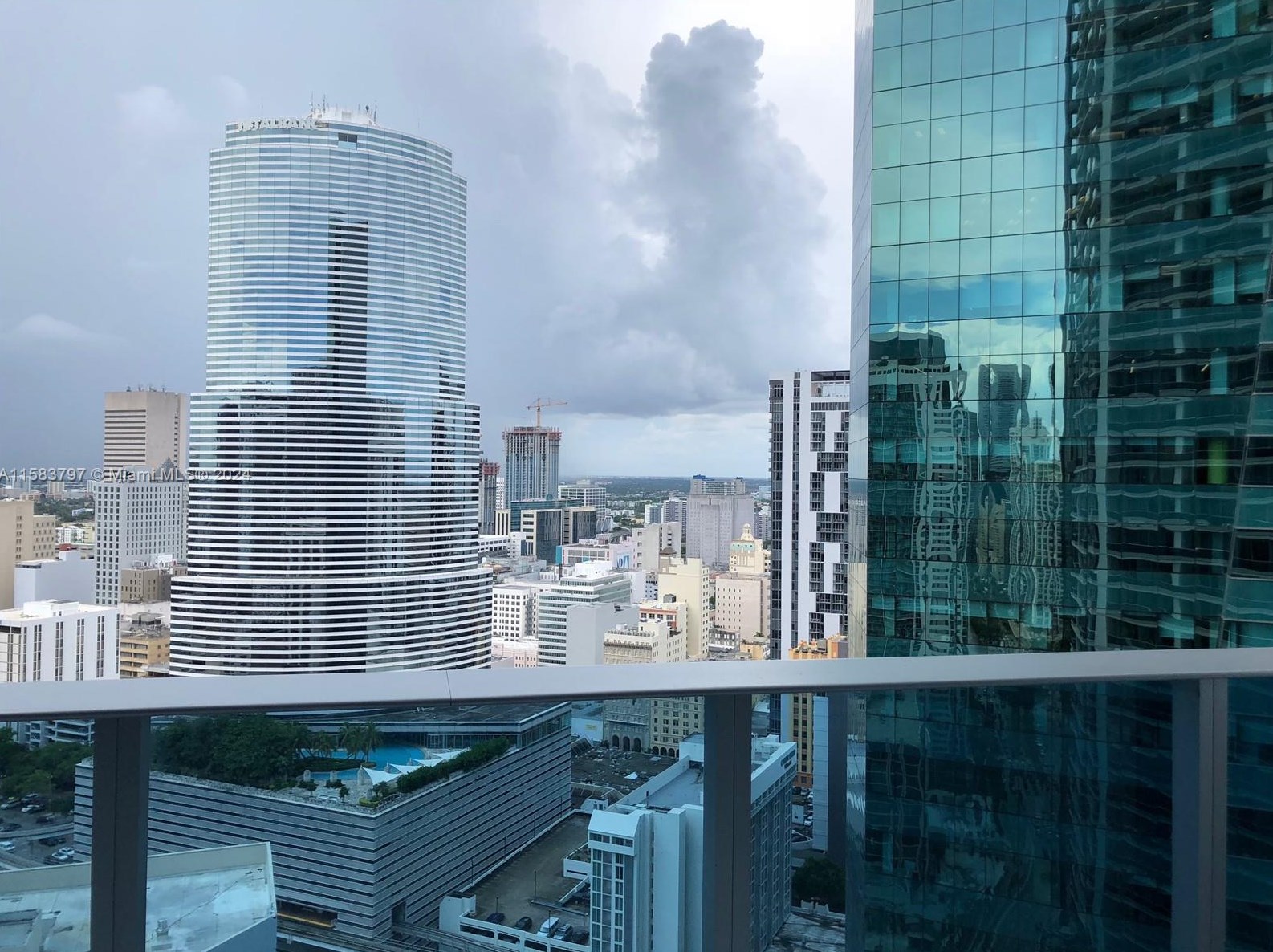 200 Biscayne Boulevard Way, Miami FL 33131-2154 exterior