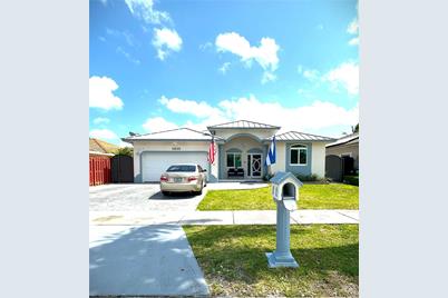 14532 SW 180th Ter - Photo 1