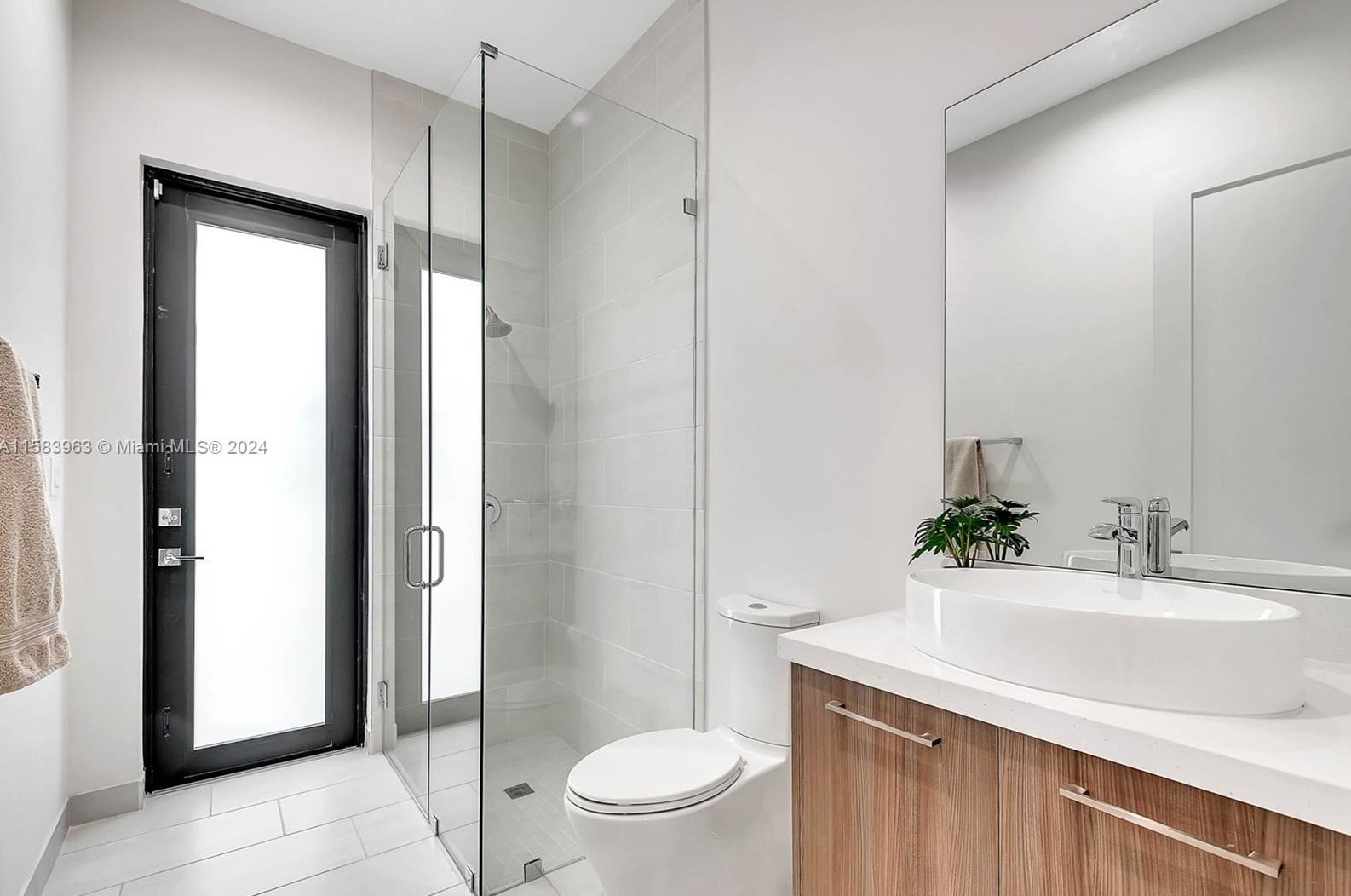 8175 48 Ter, Miami FL 33165-6120 exterior