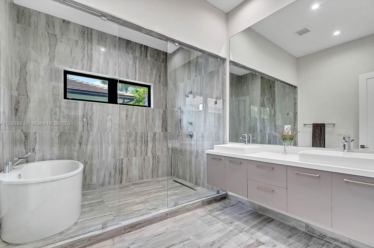 8175 48 Ter, Miami FL 33165-6120 exterior