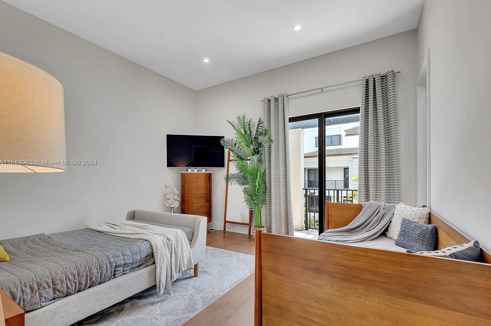 8175 48 Ter, Miami FL 33165-6120 exterior