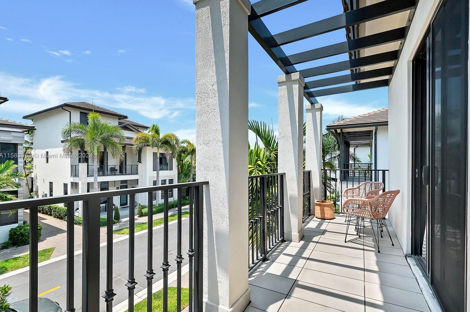 8175 48 Ter, Miami FL 33165-6120 exterior