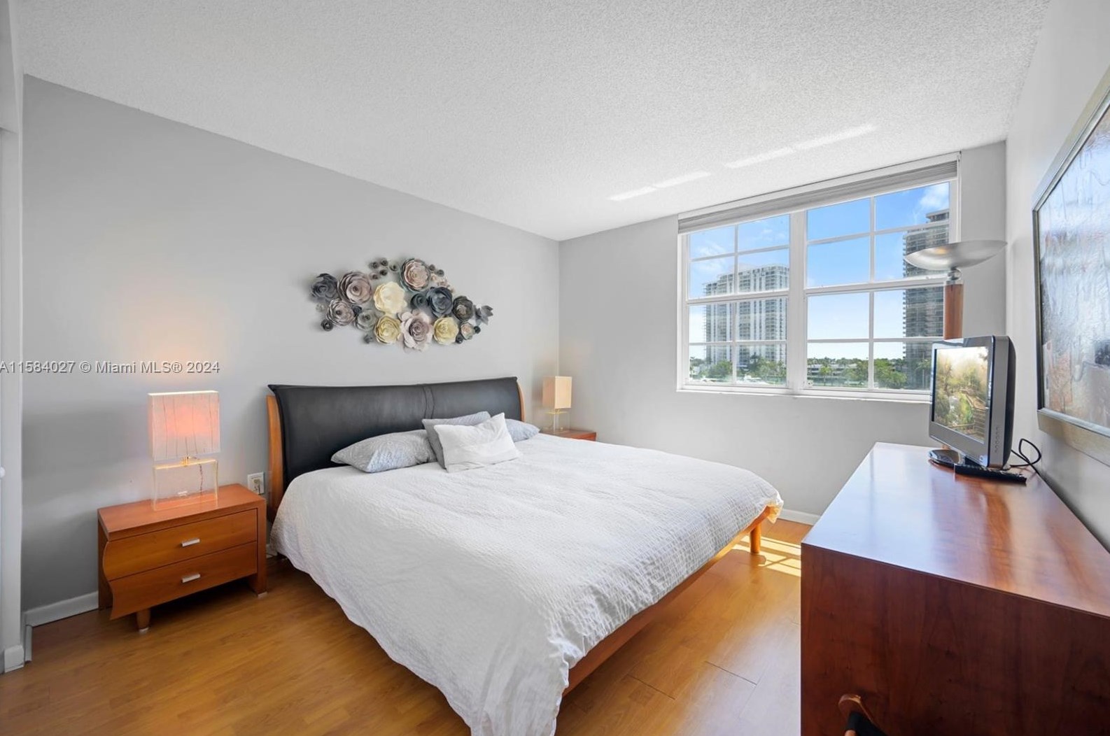 19655 Country Club Dr, Miami FL  33180-4803 exterior