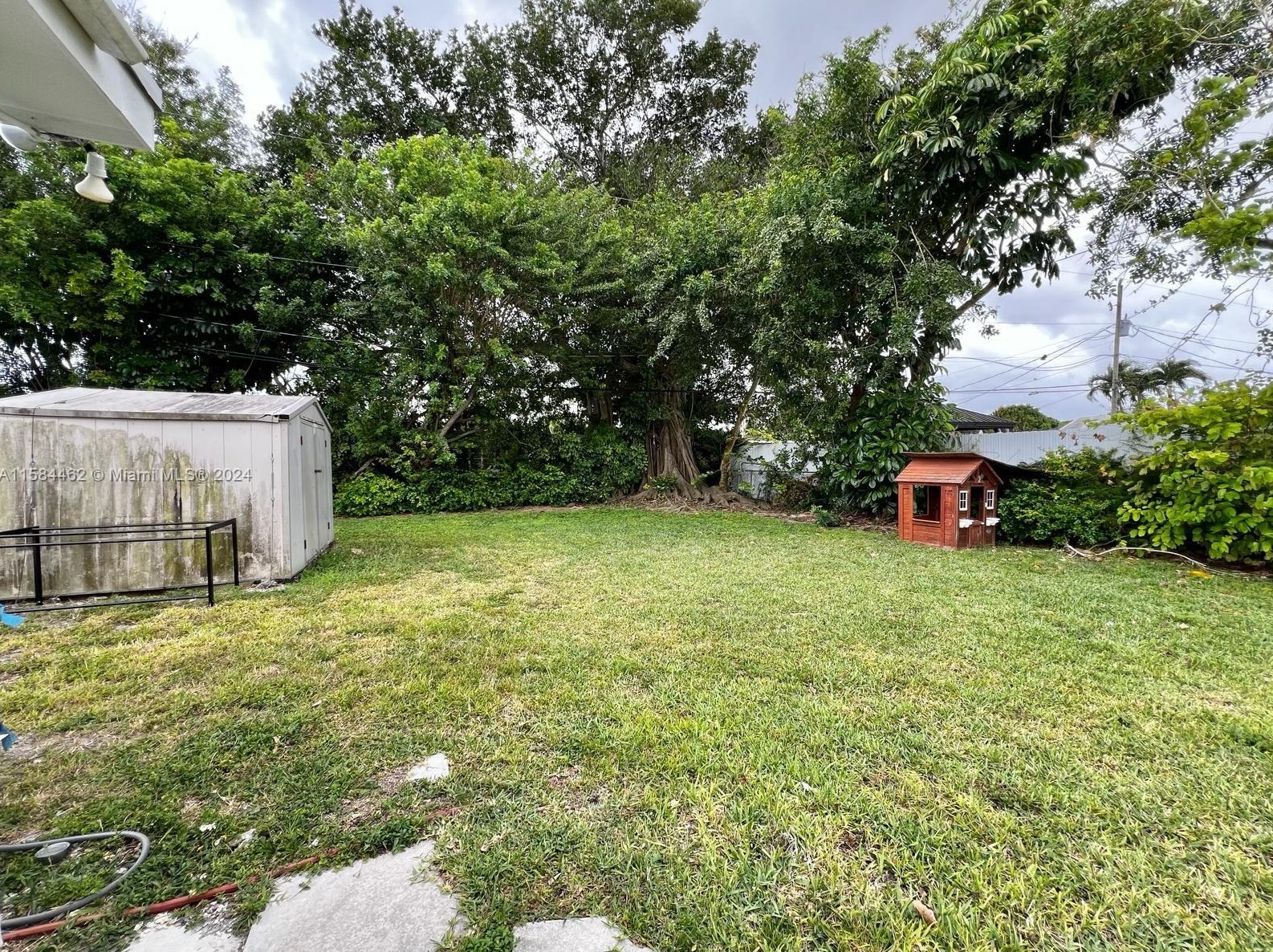 9960 Montego Bay Dr, Miami FL  33189-2346 exterior