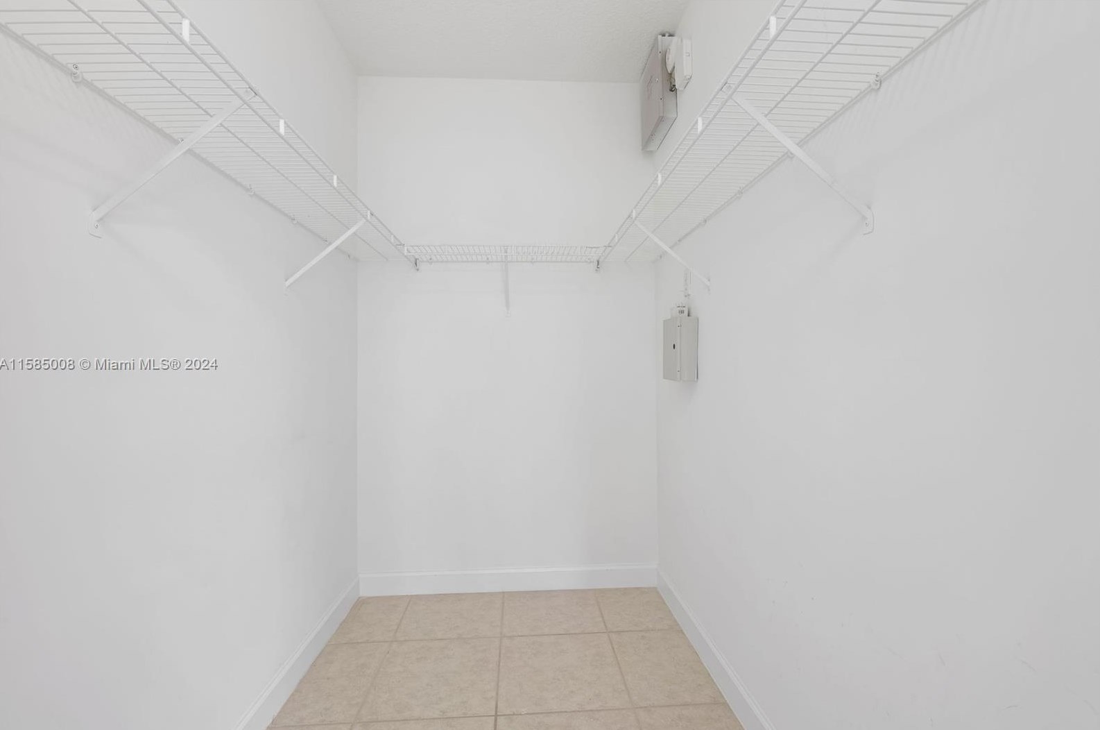 10970 48 Ter, Miami FL 33175-4328 exterior