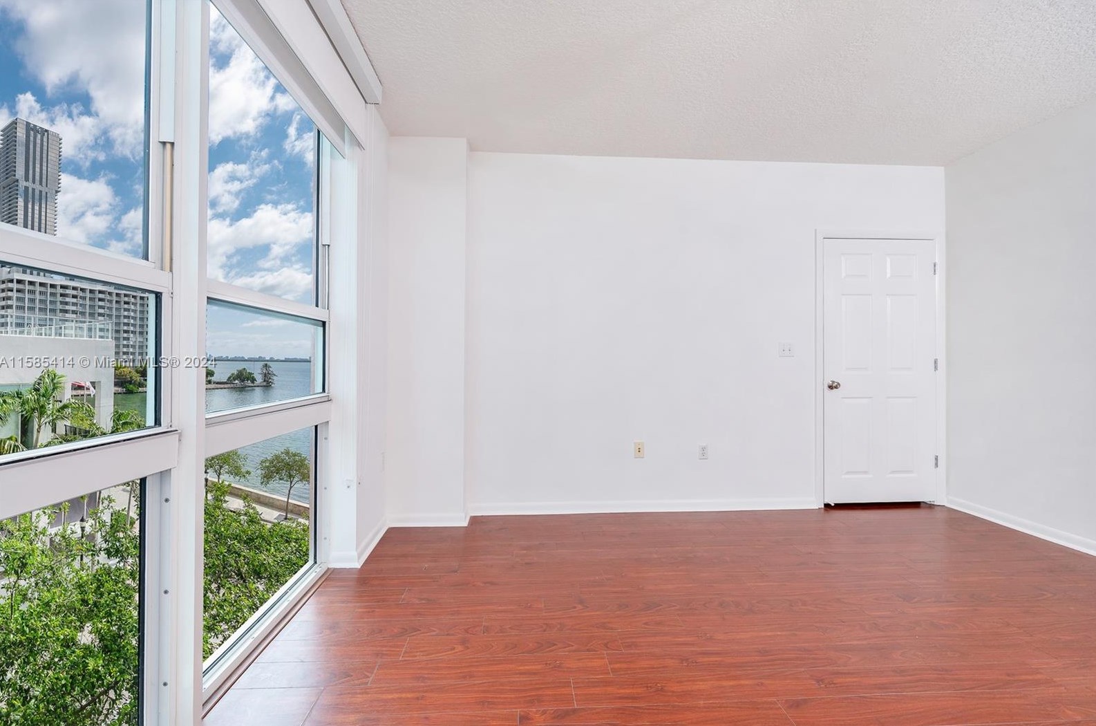 2000 Bayshore Dr, Miami FL  33133-3252 exterior