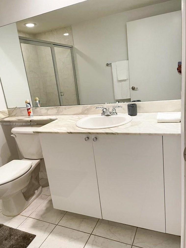 2775 187th St, Miami FL 33180-2912 exterior