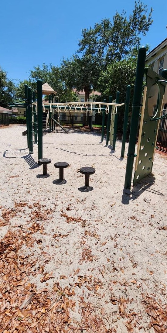 2403 Centergate Dr, Hollywood FL  33025-0716 exterior