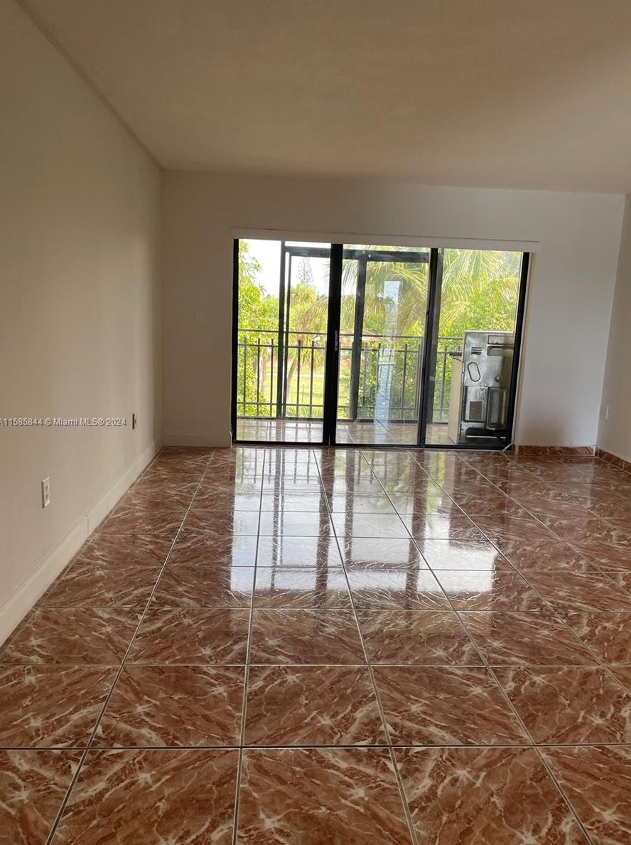 650 149th St, Miami FL  33161-2285 exterior