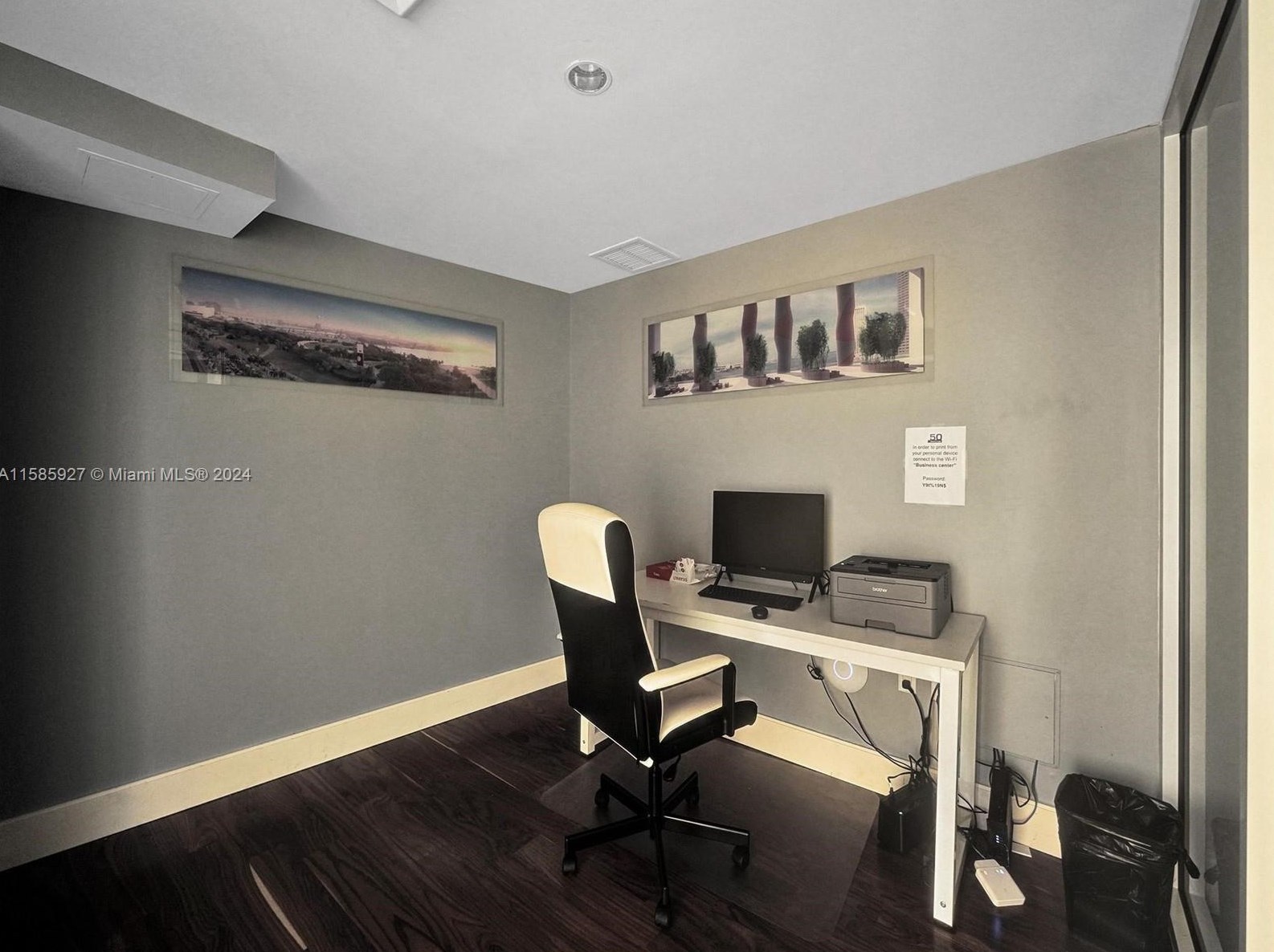 50 Biscayne Blvd, Miami FL 33132-2905 exterior