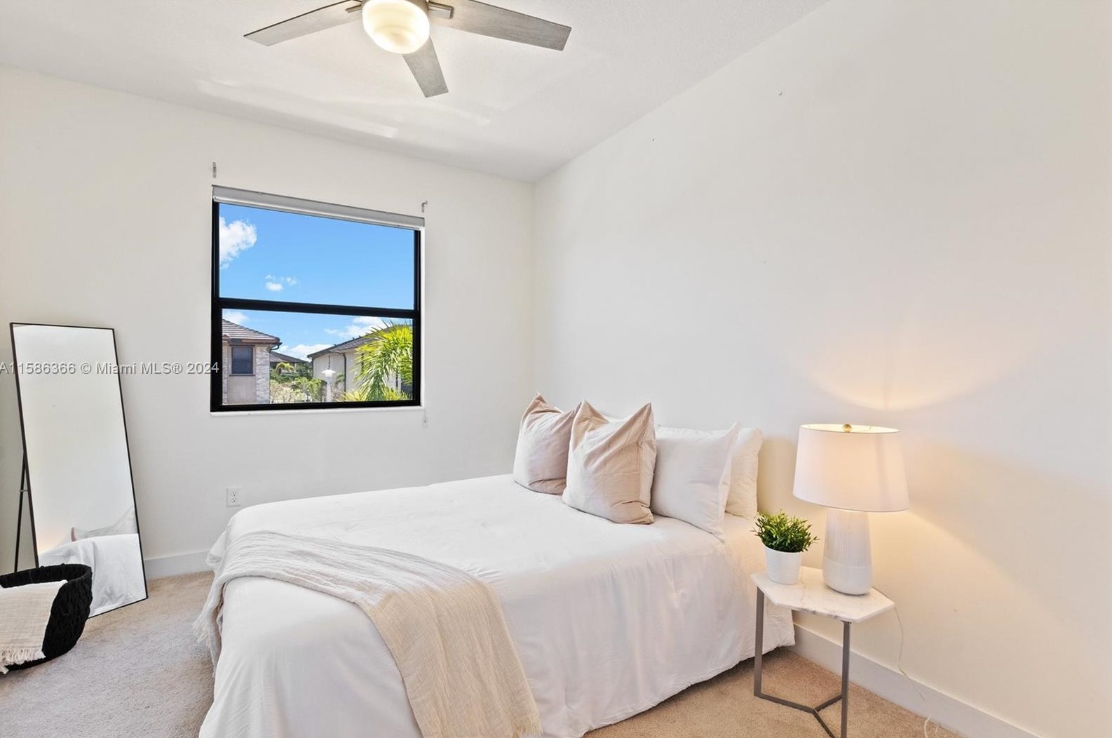 15824 91 Ct, Hialeah FL  33018-1990 exterior