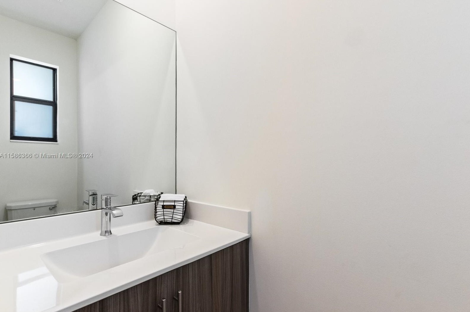 15824 91 Ct, Hialeah FL  33018-1990 exterior