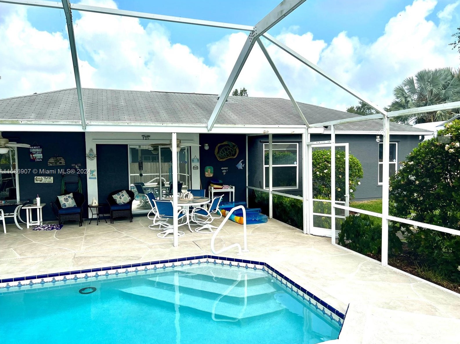 131 Friar St, Fort Pierce FL  34983-1564 exterior