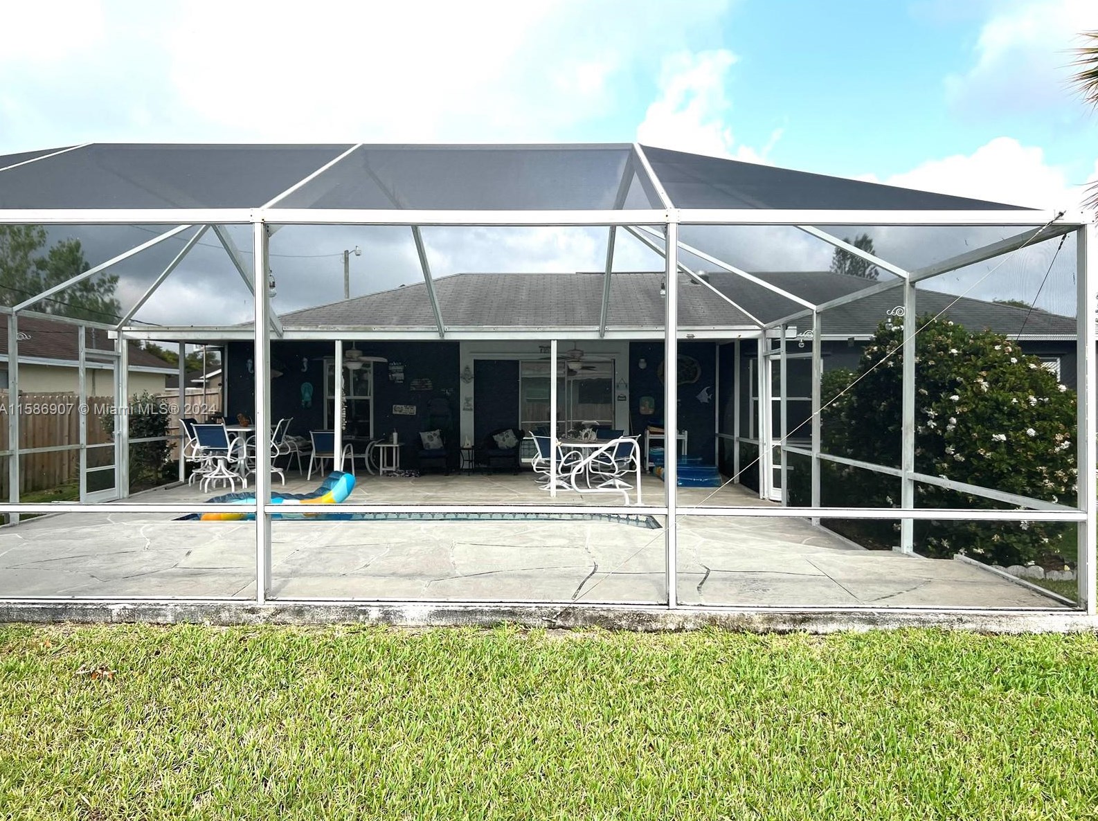 131 Friar St, Fort Pierce FL  34983-1564 exterior