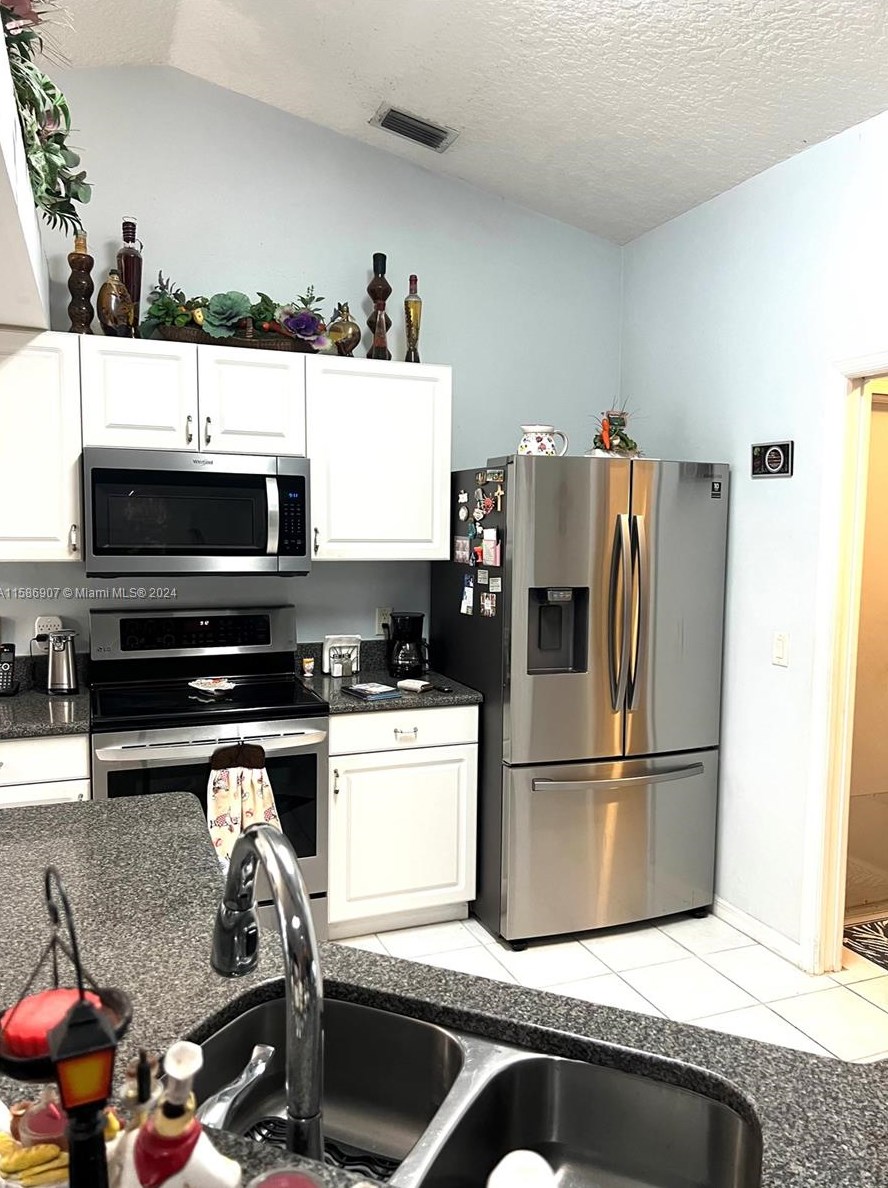 131 Friar St, Fort Pierce FL  34983-1564 exterior