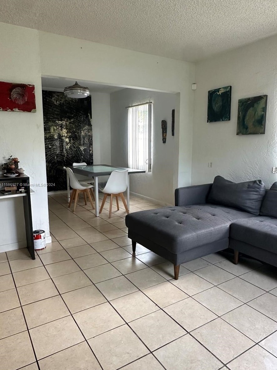 1300 134 St, Miami FL 33161-4352 exterior