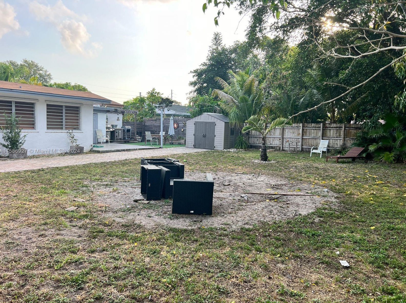 1300 134 St, Miami FL 33161-4352 exterior