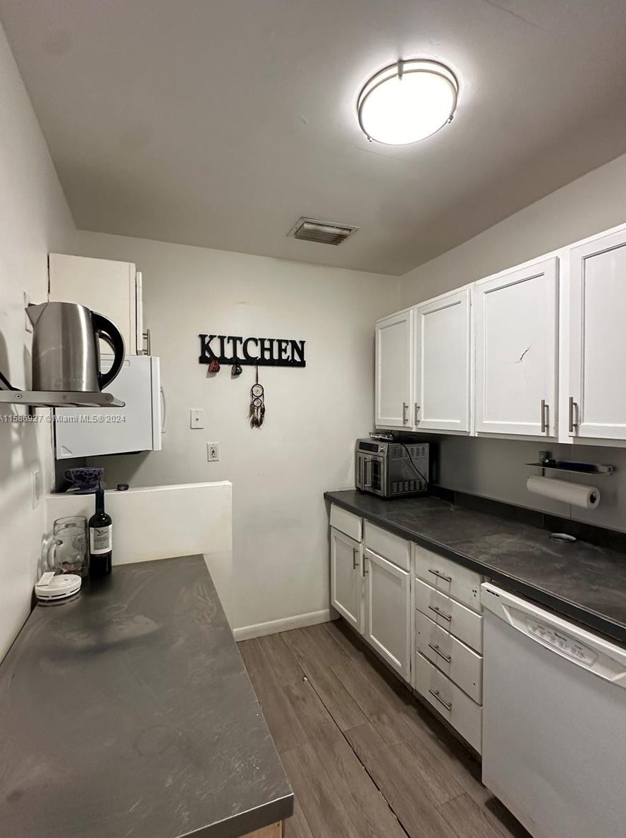 1300 134 St, Miami FL 33161-4352 exterior