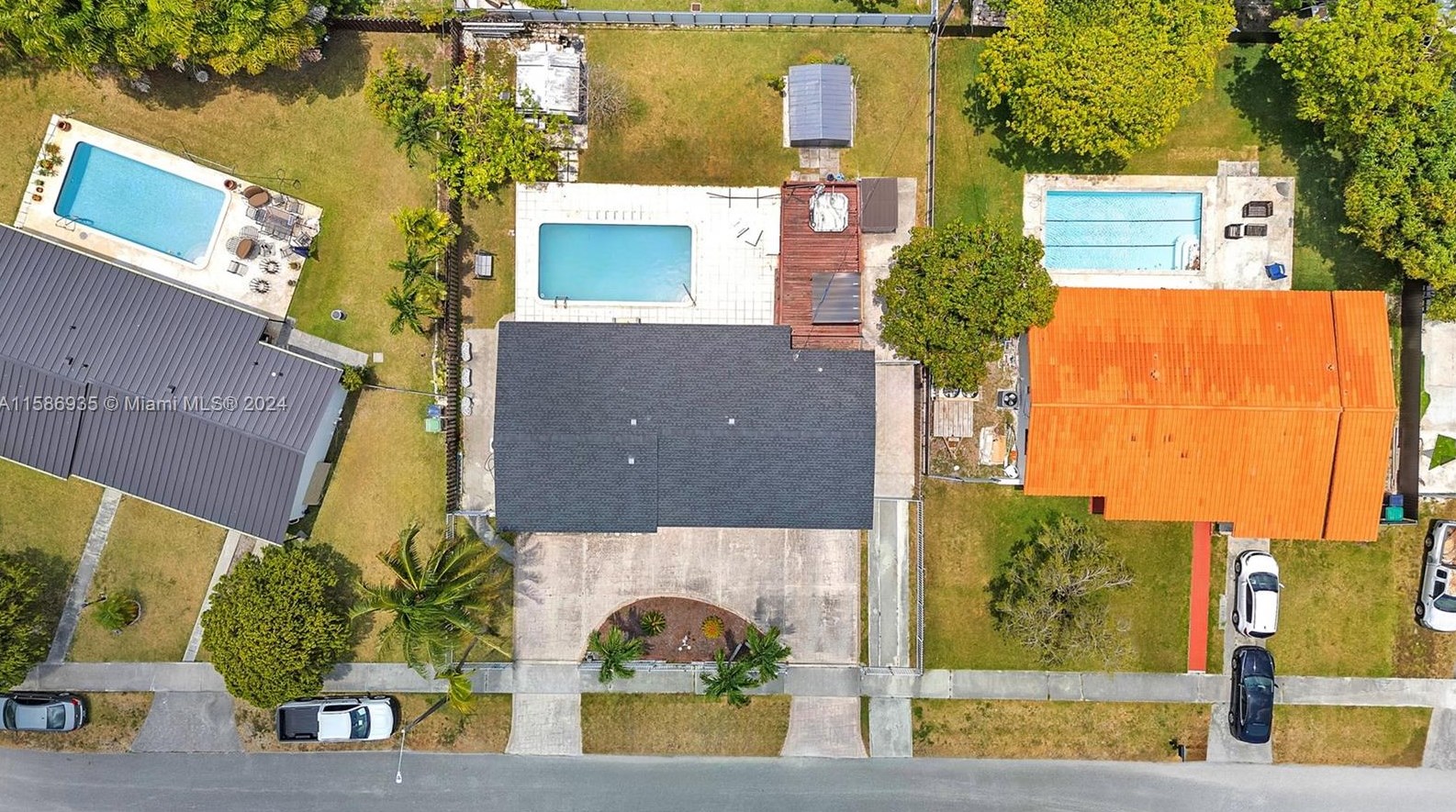 1830 92 Ct, Miami FL 33189-2464 exterior