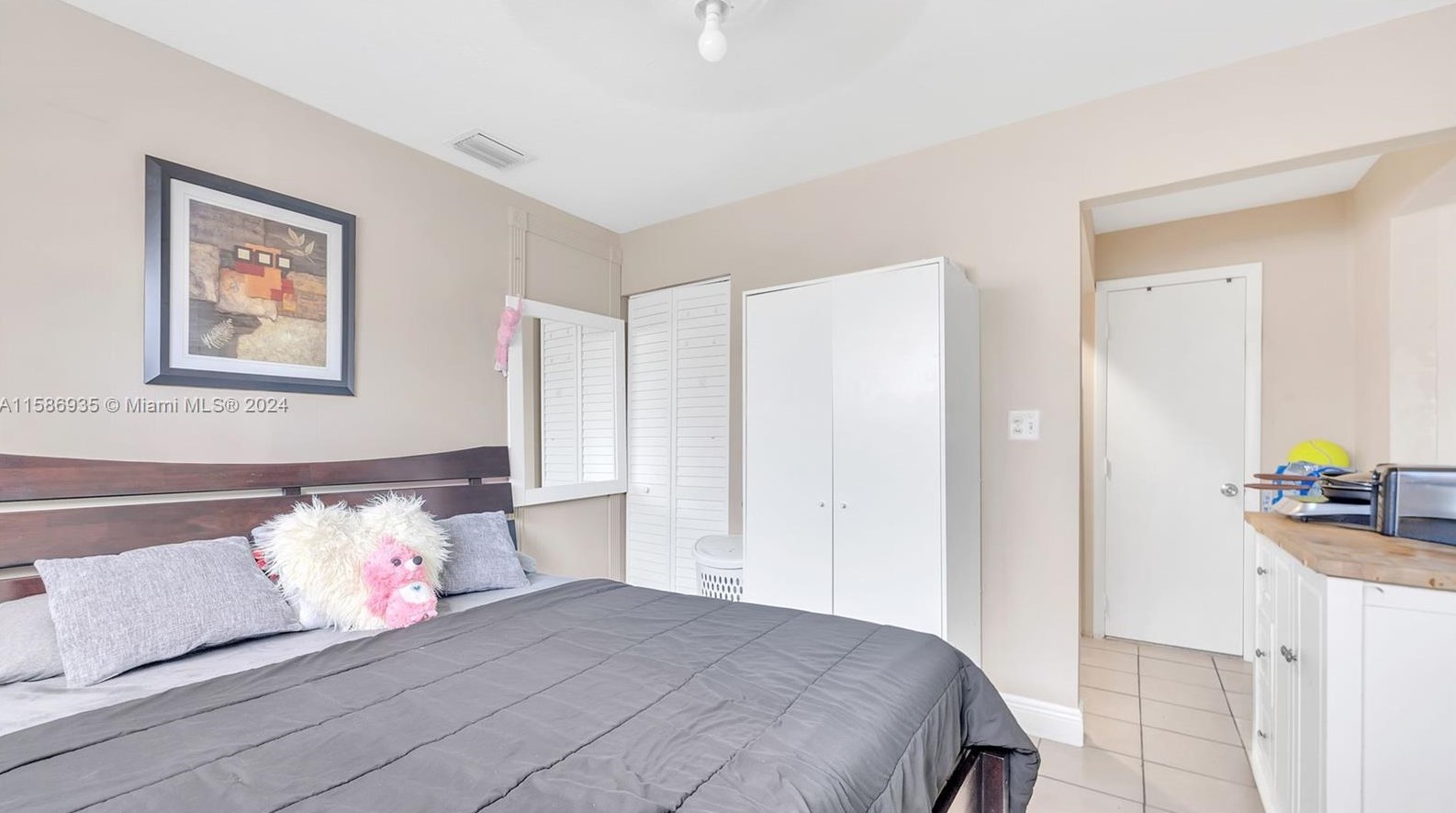 1830 92 Ct, Miami FL 33189-2464 exterior