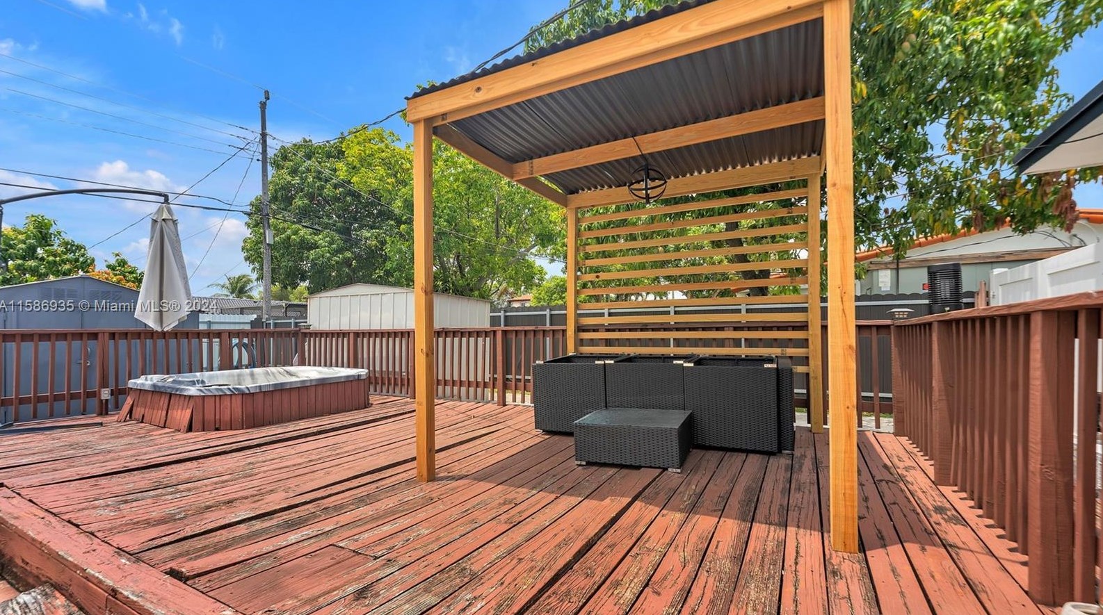 1830 92 Ct, Miami FL 33189-2464 exterior