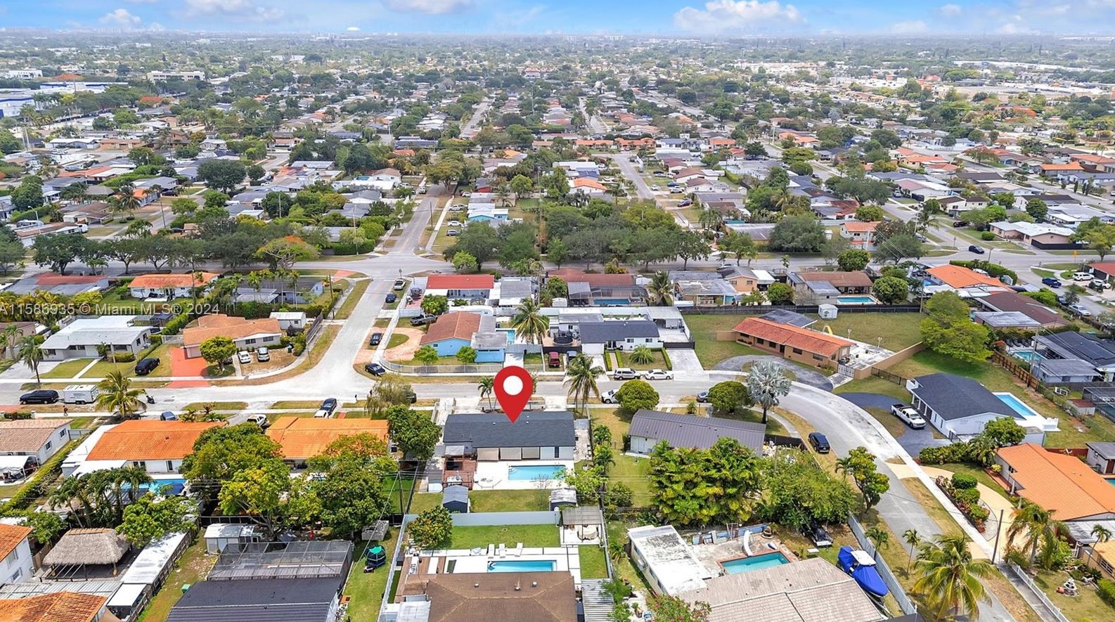 1830 92 Ct, Miami FL 33189-2464 exterior