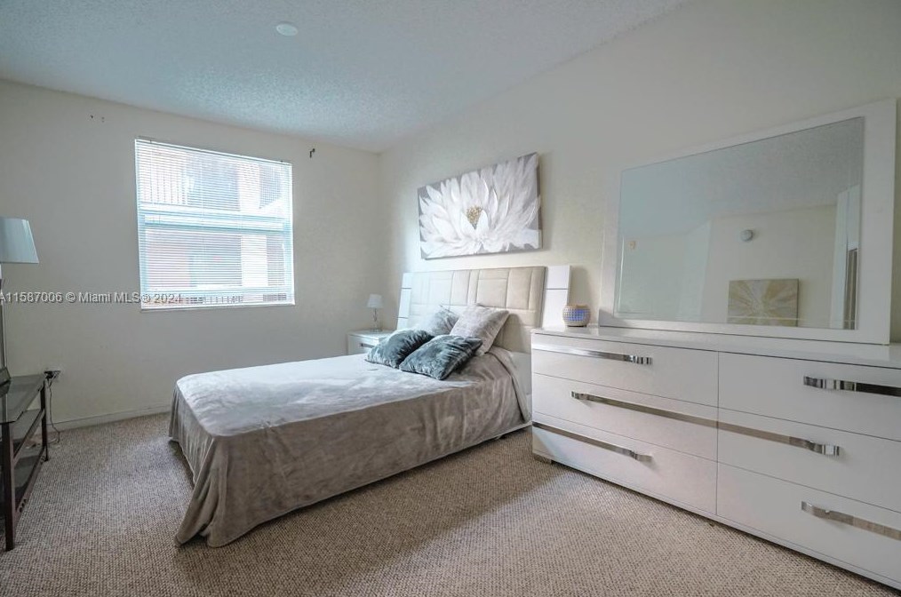 17145 Bay Rd, Miami FL 33160-3451 exterior