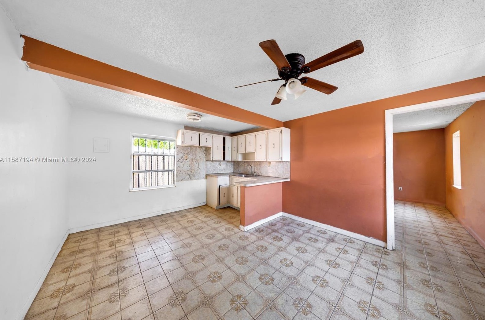 654 35 St, Hialeah FL  33012-4828 exterior