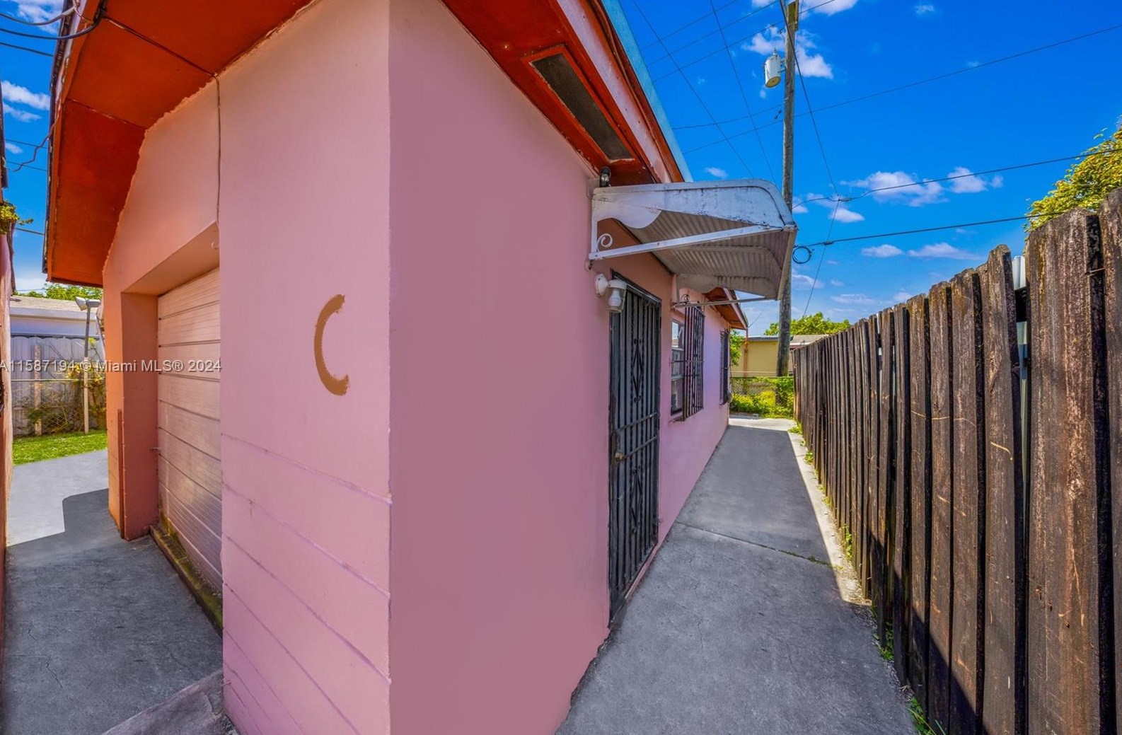 654 35 St, Hialeah FL  33012-4828 exterior