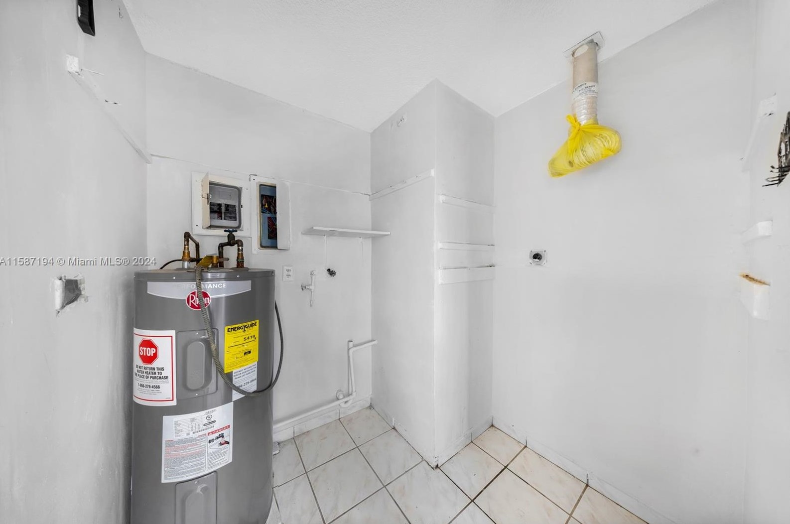 654 35 St, Hialeah FL  33012-4828 exterior