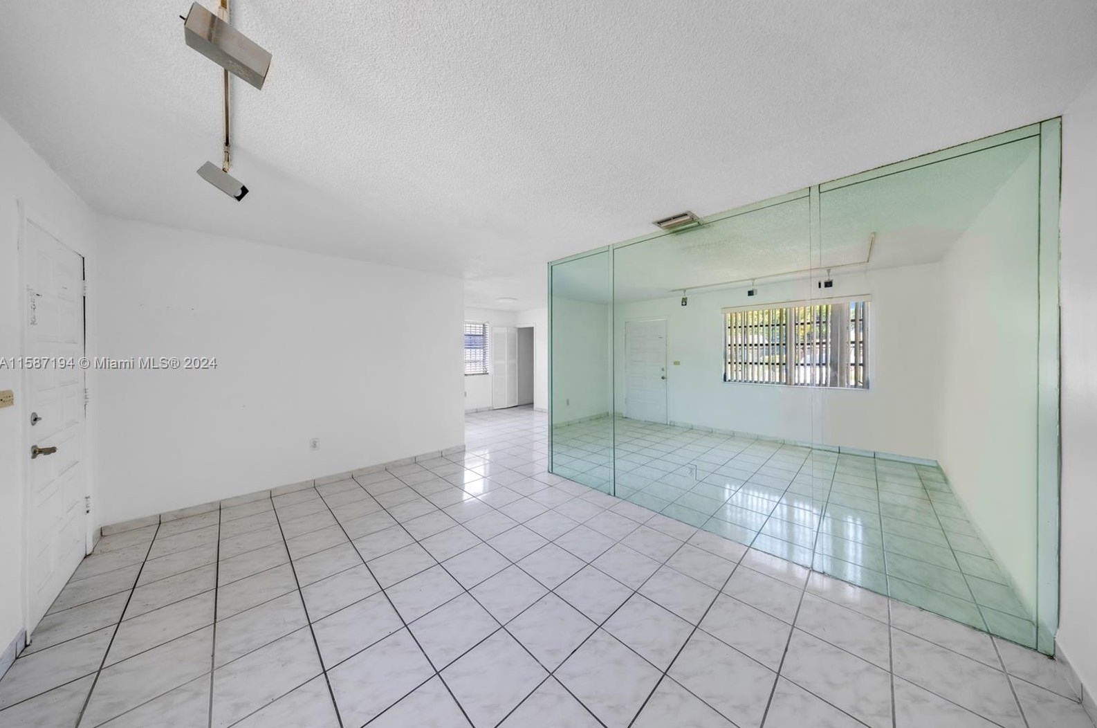 654 35th St, Hialeah FL  33012-5129 exterior