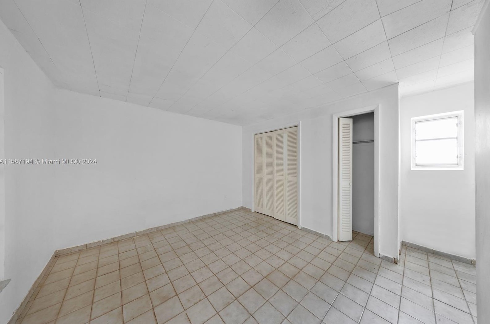 654 35 St, Hialeah FL  33012-4828 exterior