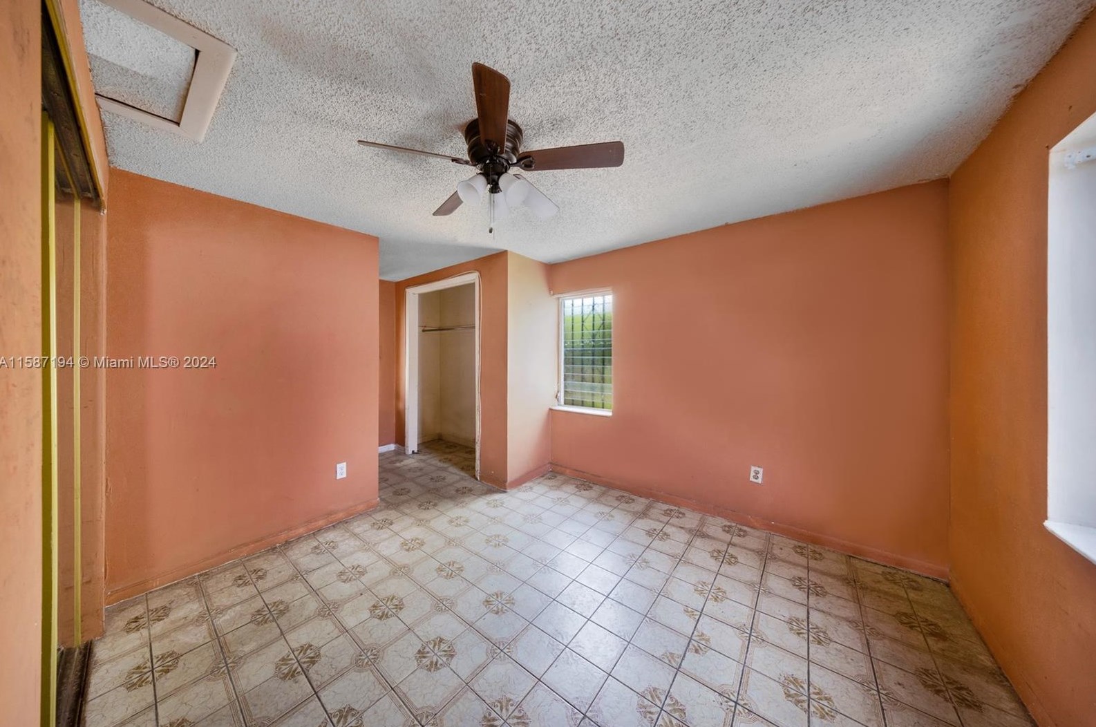 654 35 St, Hialeah FL  33012-4828 exterior