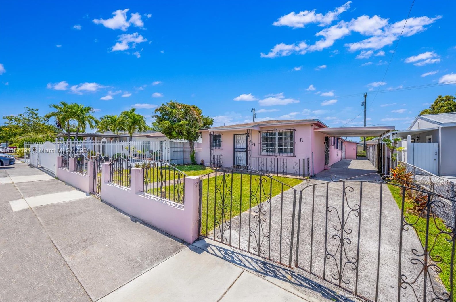 654 35 St, Hialeah FL  33012-4828 exterior