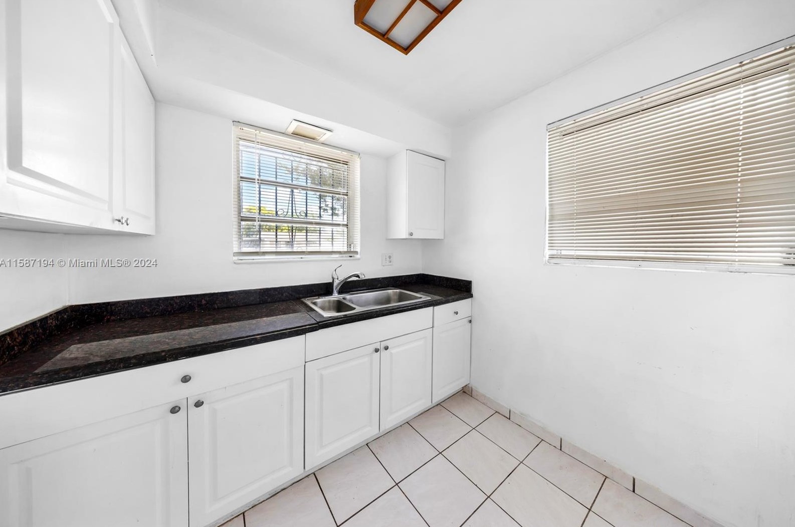 654 35 St, Hialeah FL  33012-4828 exterior