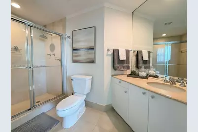 300 S Pointe Dr #1001, Miami Beach, FL 33139 - Photo 25