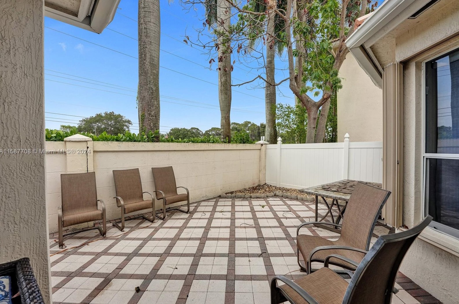 9624 Vineyard Ct, Boca Raton FL 33428-4346 exterior